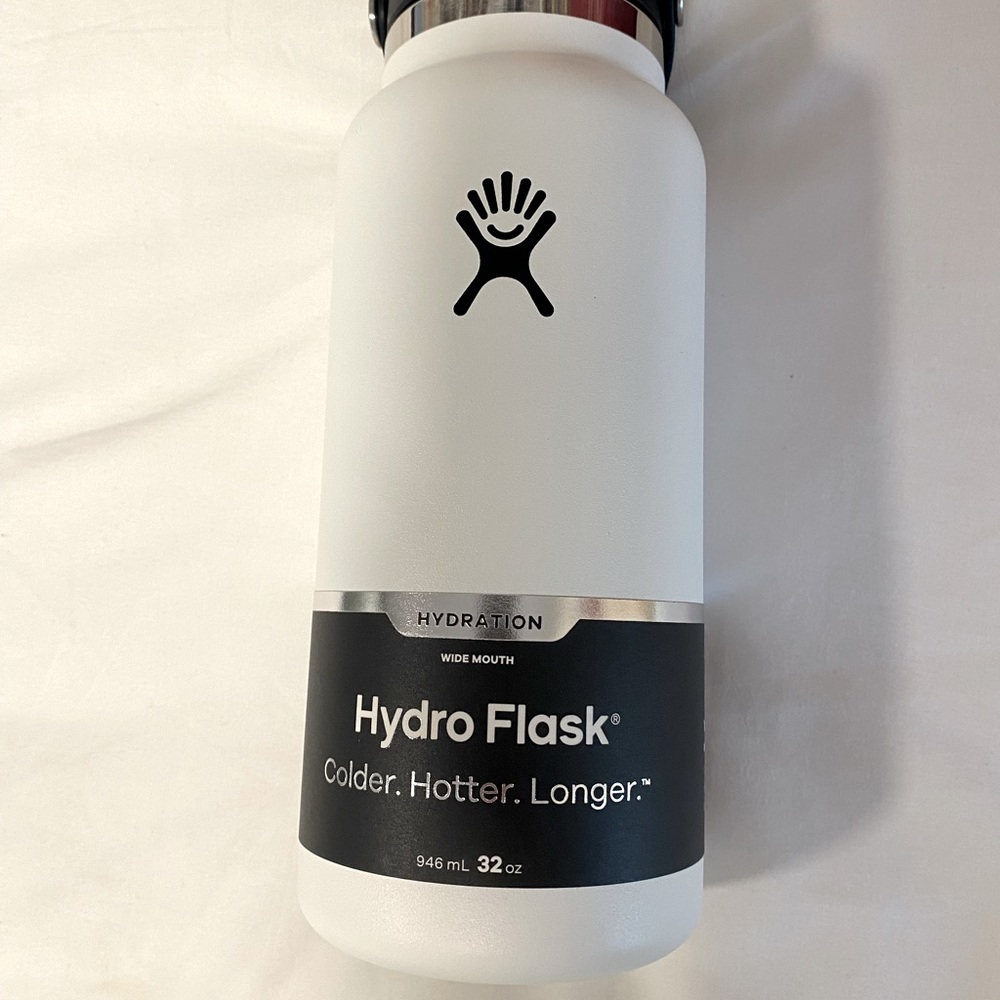 White 32 oz Wide Mouth Hydro Flask - NEW WITH TAGS